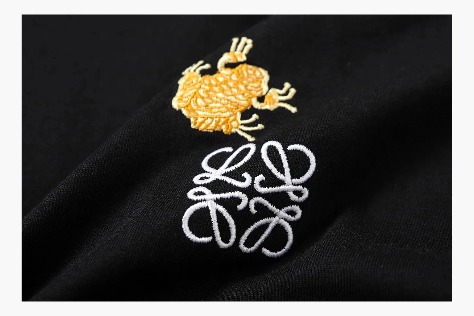 Loewe Bee Logo T-Shirt Black Product Image thumbnail 6