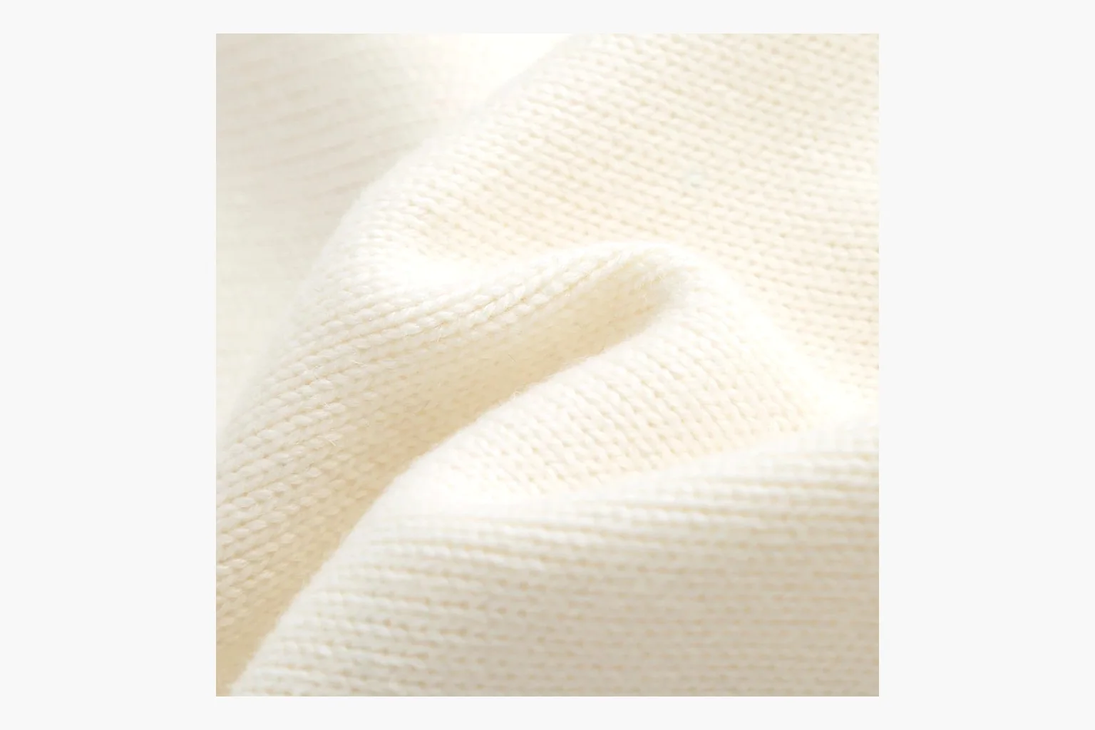 Ami Red Heart Crewneck Sweater Cream Product Image thumbnail 6