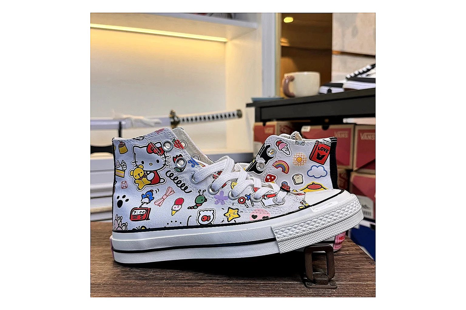 Converse Hello Kitty Chuck 70 White Graphic High Top thumbnail 3