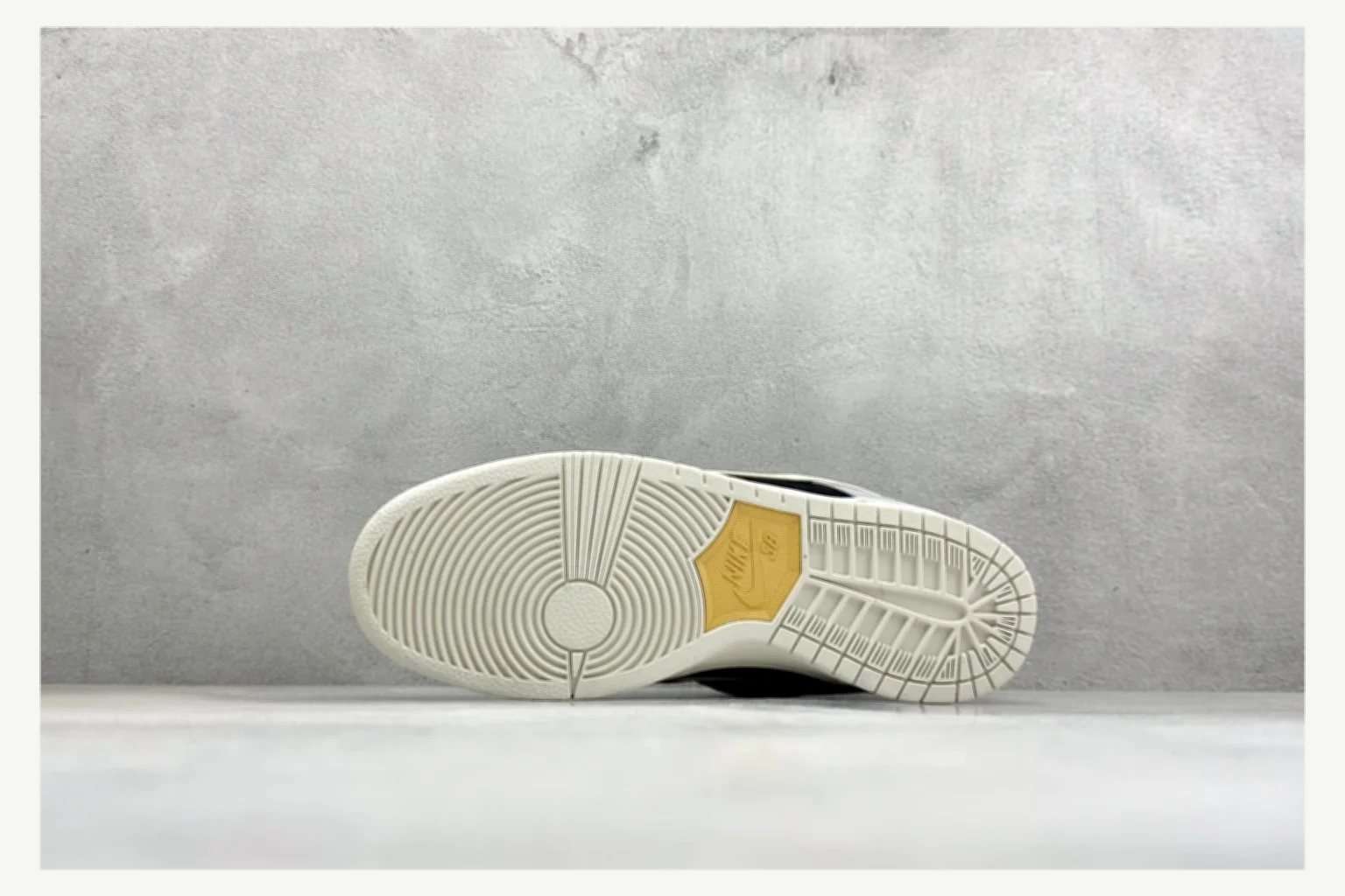 Nike Dunk Low Brown Cream Low Top Kakobuy find scout product image thumbnail 4