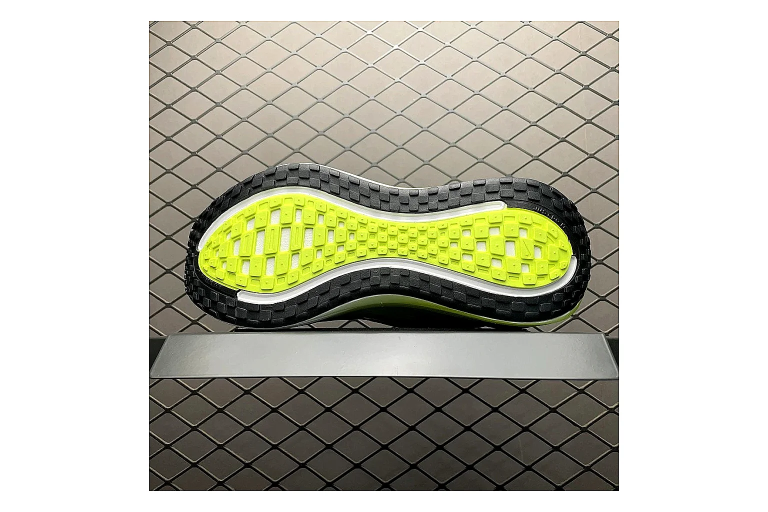 Nike Vomero Plus Volt White Product Image thumbnail 5