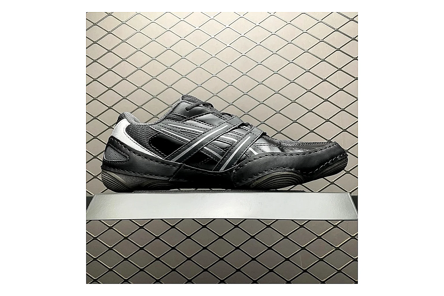 Asics Gel-Kahana Black Silver Product Image thumbnail 3