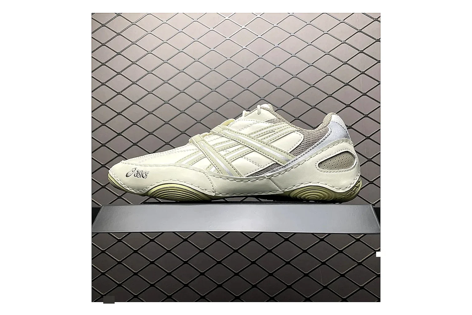 Asics Gel-Kahana Cream Silver Product Image