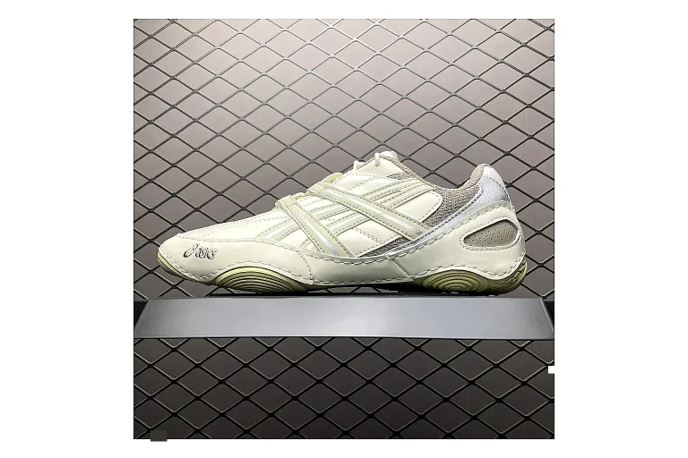 Asics Gel-Kahana Cream Silver Product Image