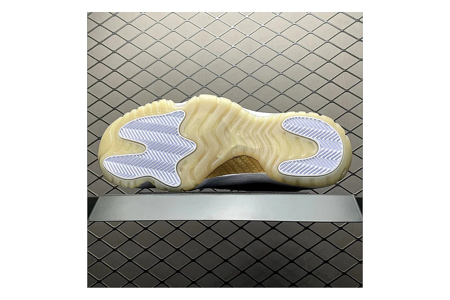 Jordan 11 Low White Gold Sneaker Product Image thumbnail 5