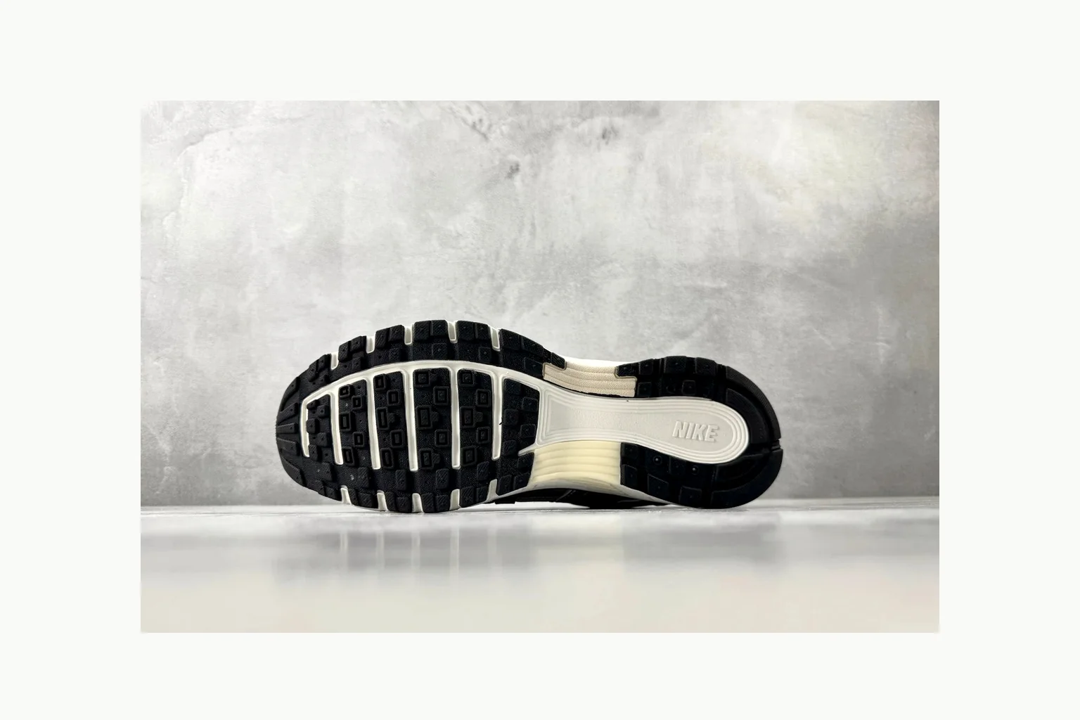 Nike P-6000 Silver Grey Sneaker Product Image thumbnail 4