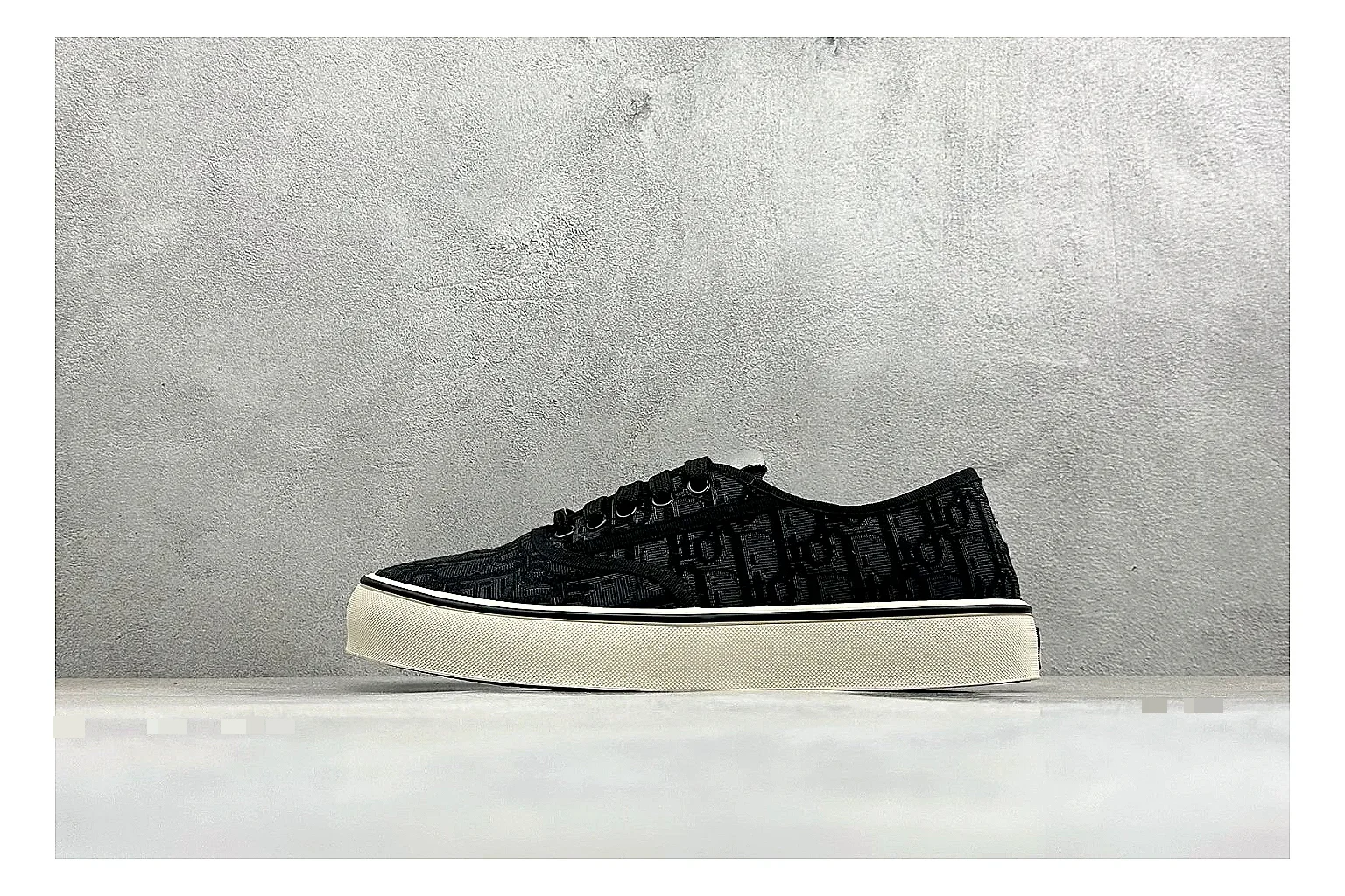 Dior Act Slide Black Low-Top Product Image
