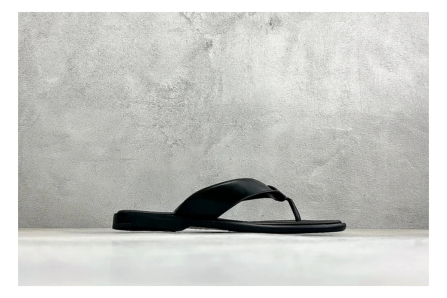Louis Vuitton Black Leather Flip-Flop Product Image thumbnail 2