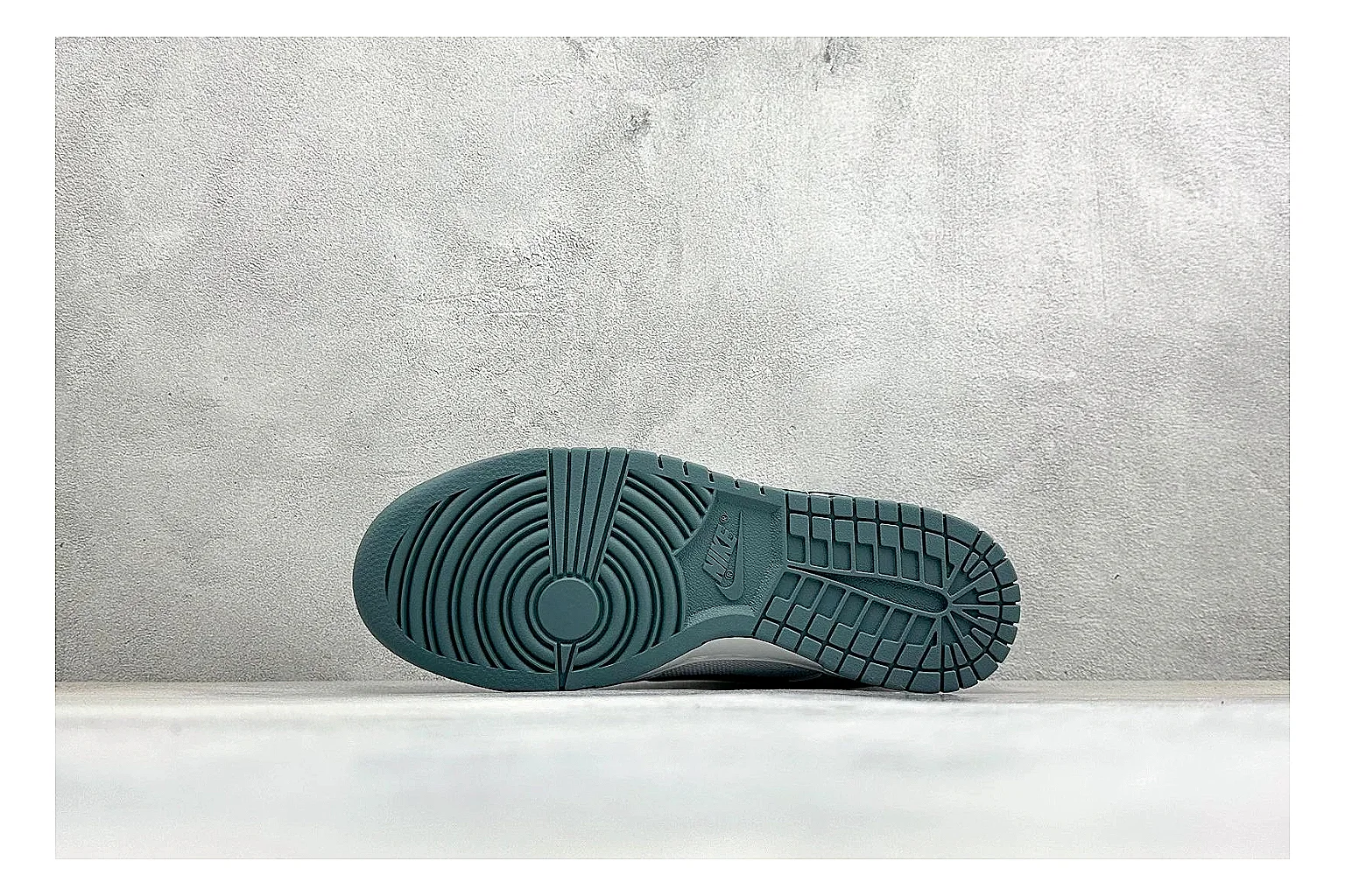 Nike SB Dunk Low White Green Product Image thumbnail 5