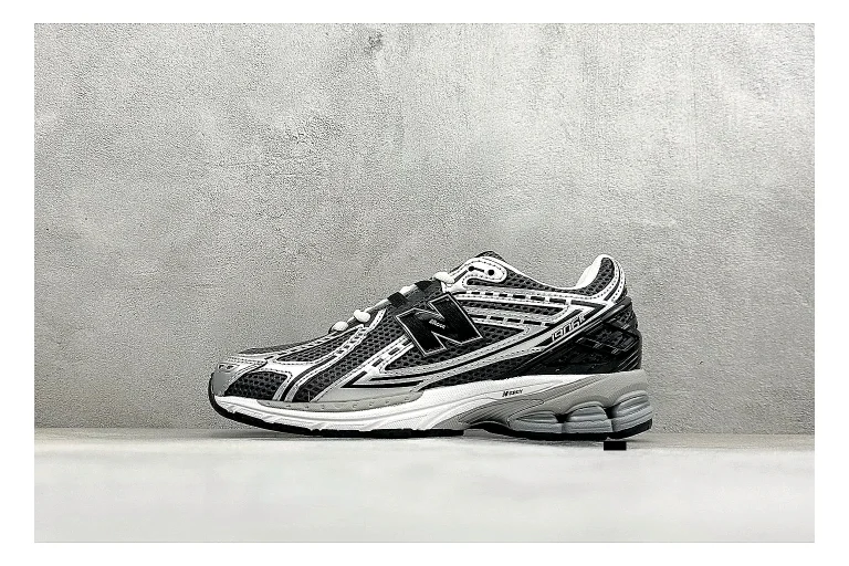 New Balance 1906 Black Silver Product Image