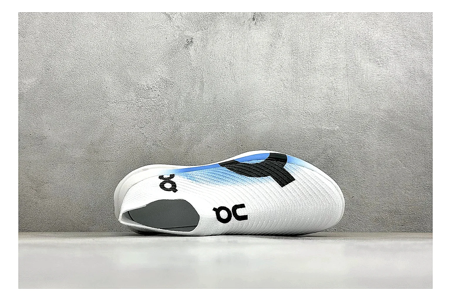 On Cloudboom White Blue Product Image thumbnail 3