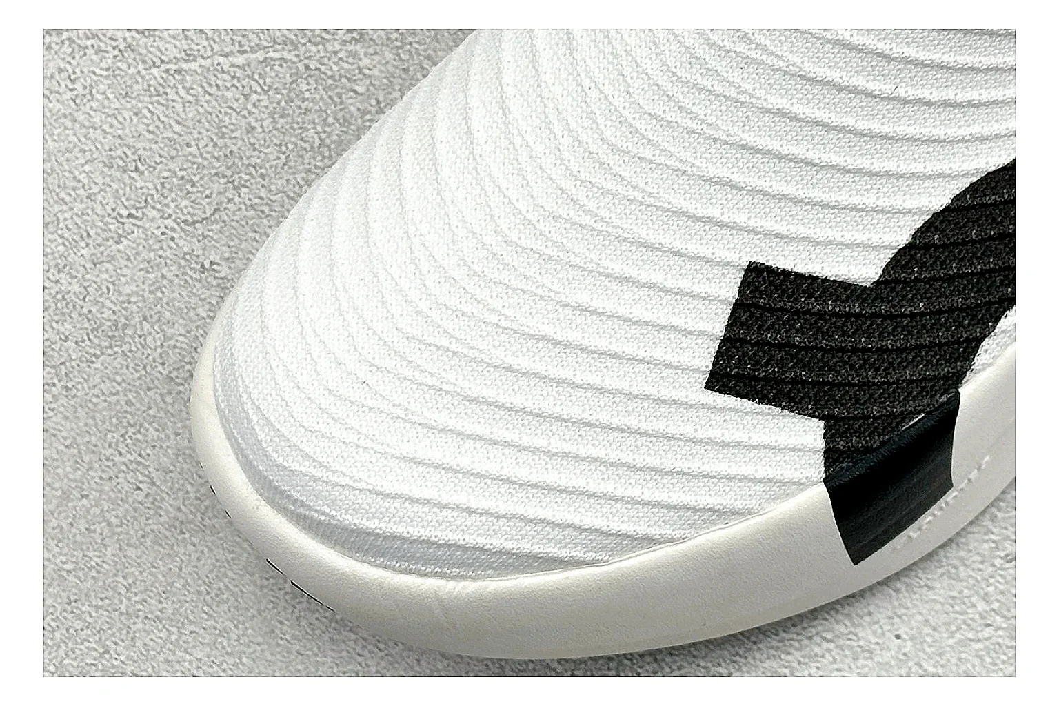 On Cloudboom White Black Product Image thumbnail 6