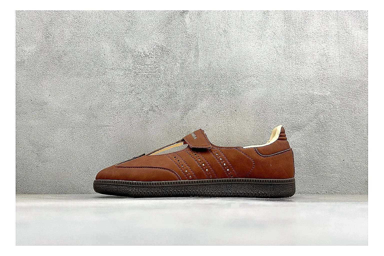 Adidas Samba Jane Brown Product Image