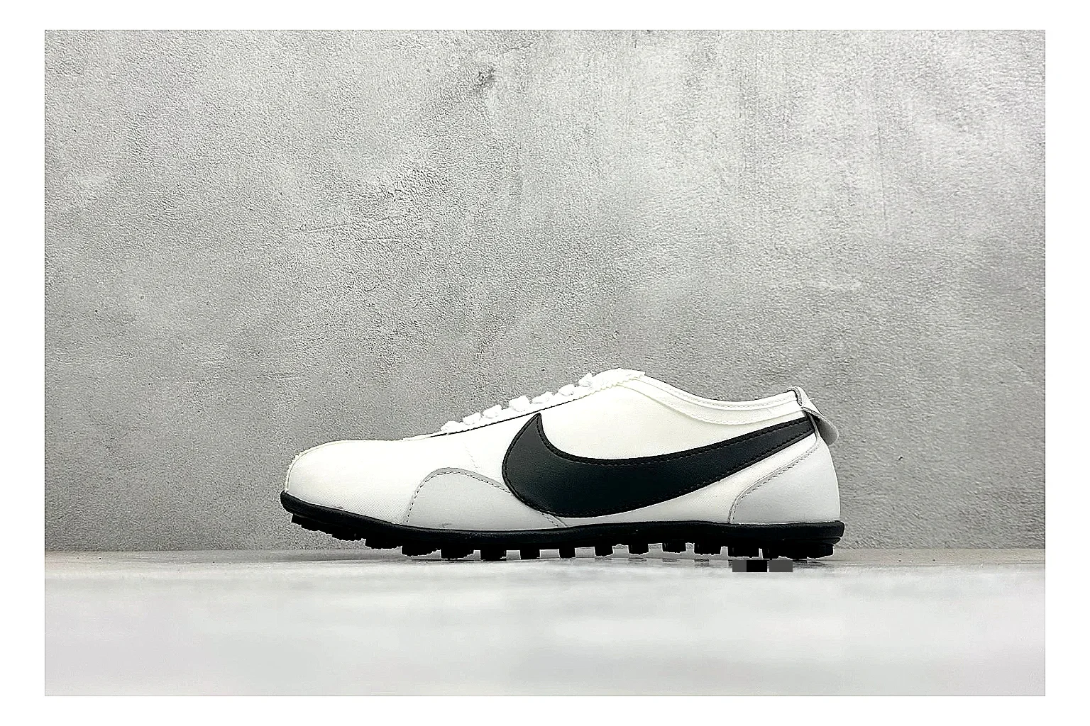 Nike Moon Shoe OG White Black Product Image
