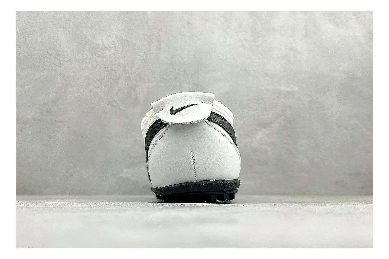 Nike Moon Shoe OG White Black Product Image thumbnail 4