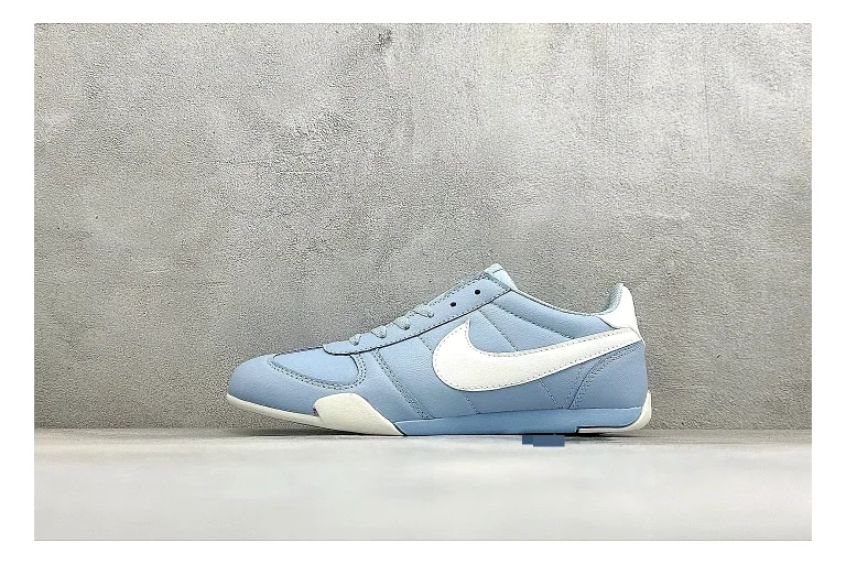 Nike Sprint Sister Light Blue Product Image