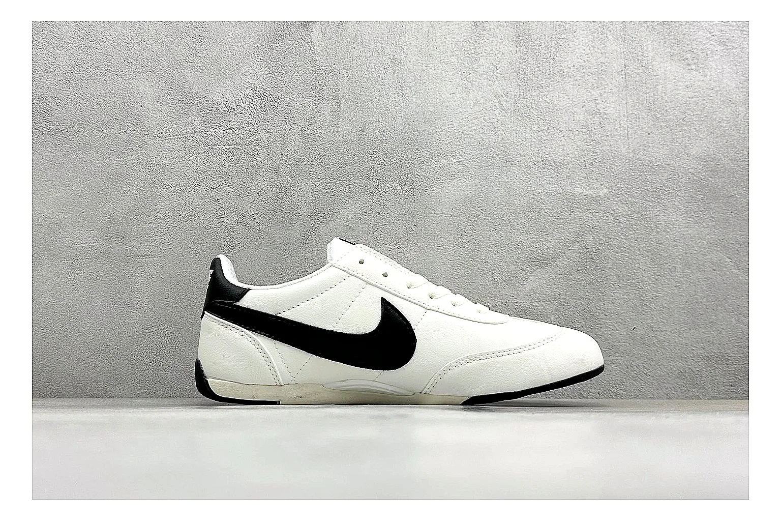 Nike Sprint Sister White Black Product Image thumbnail 2