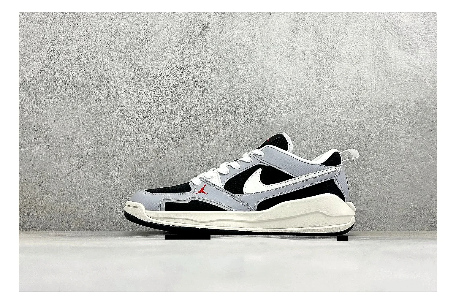 Jordan CMFT Black White Product Image