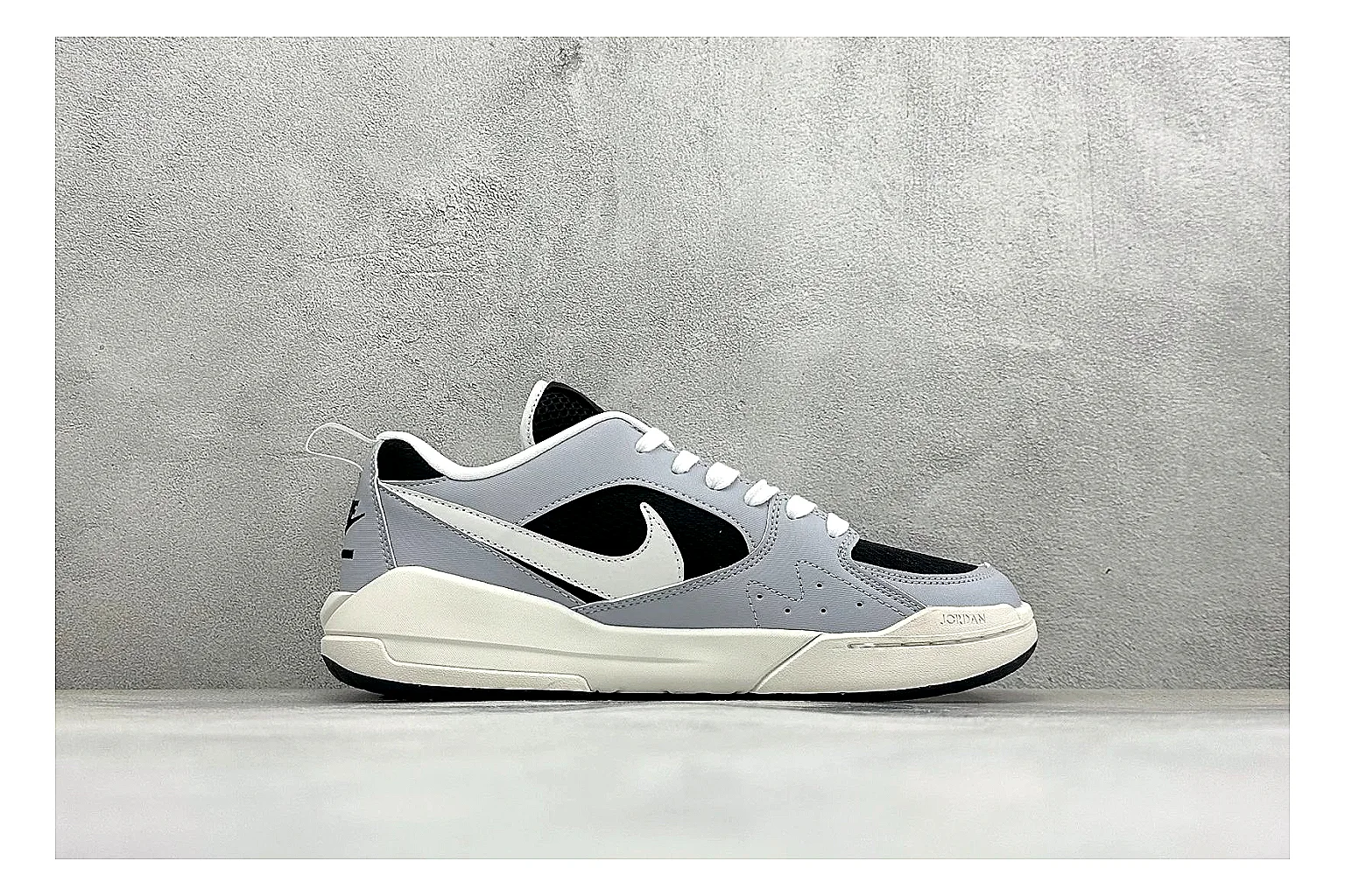 Jordan CMFT Black White Product Image thumbnail 2