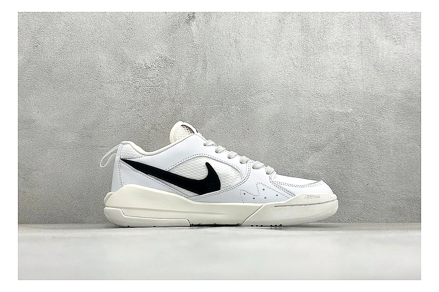 Jordan CMFT White Black Product Image thumbnail 2