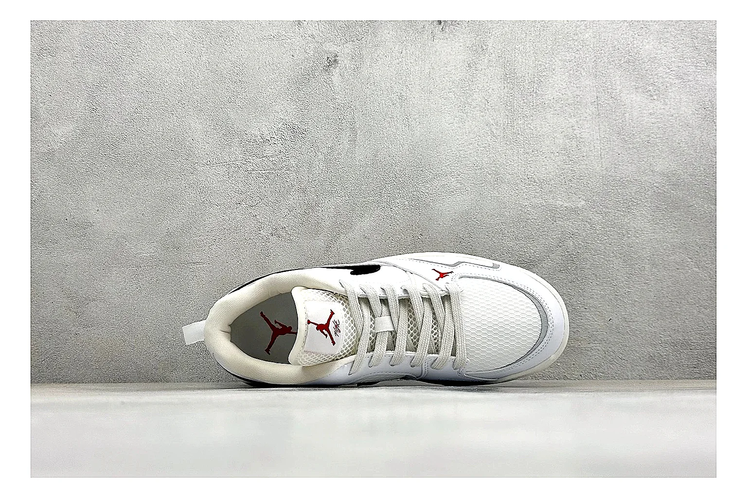 Jordan CMFT White Black Product Image thumbnail 3
