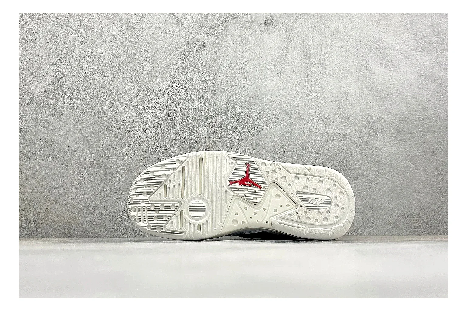 Jordan CMFT White Black Product Image thumbnail 5