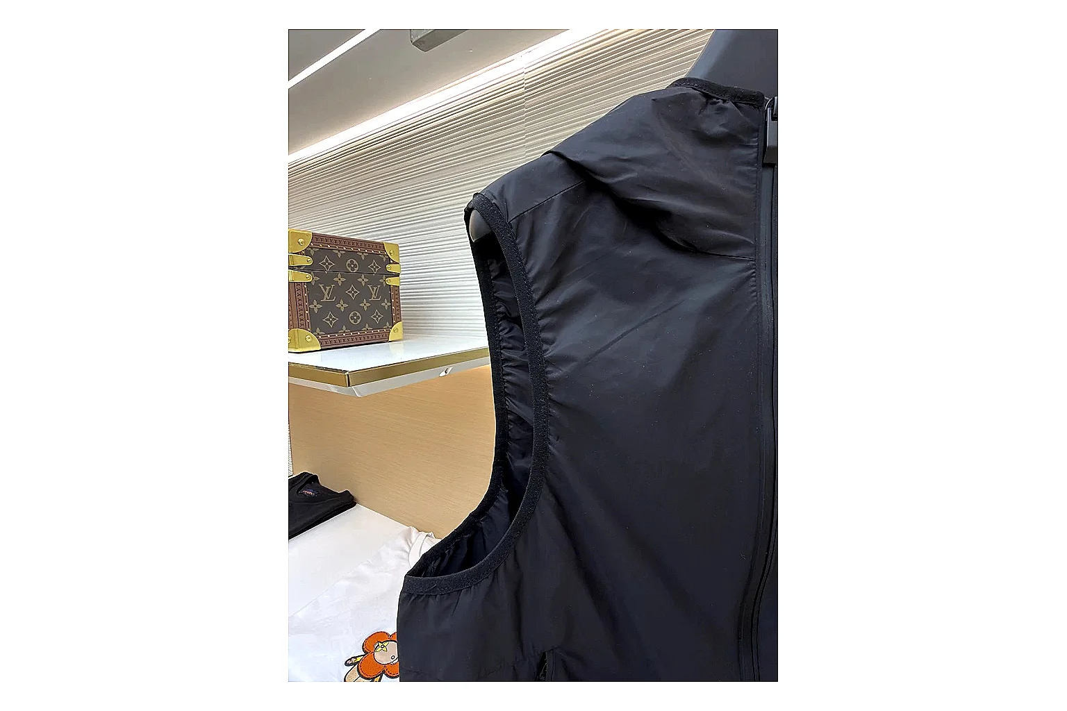 find list Moncler Light Nylon Vest Black Vest product image thumbnail 4
