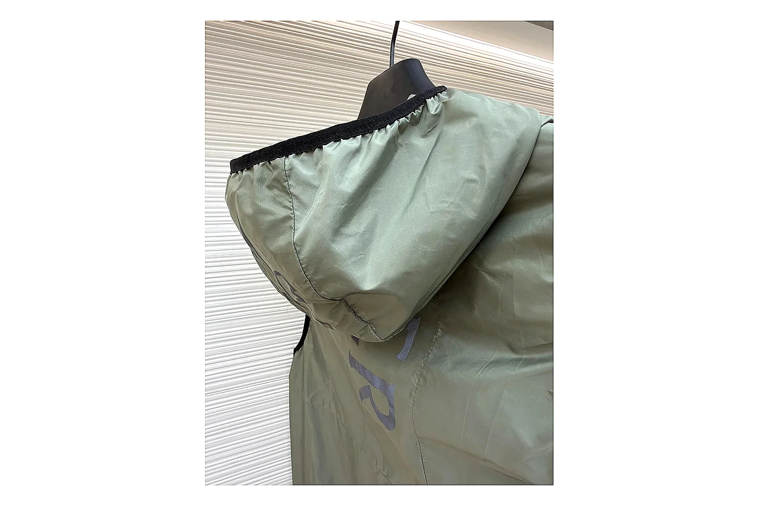 find list Moncler Reflective Hooded Vest Olive Black Vest product image thumbnail 5