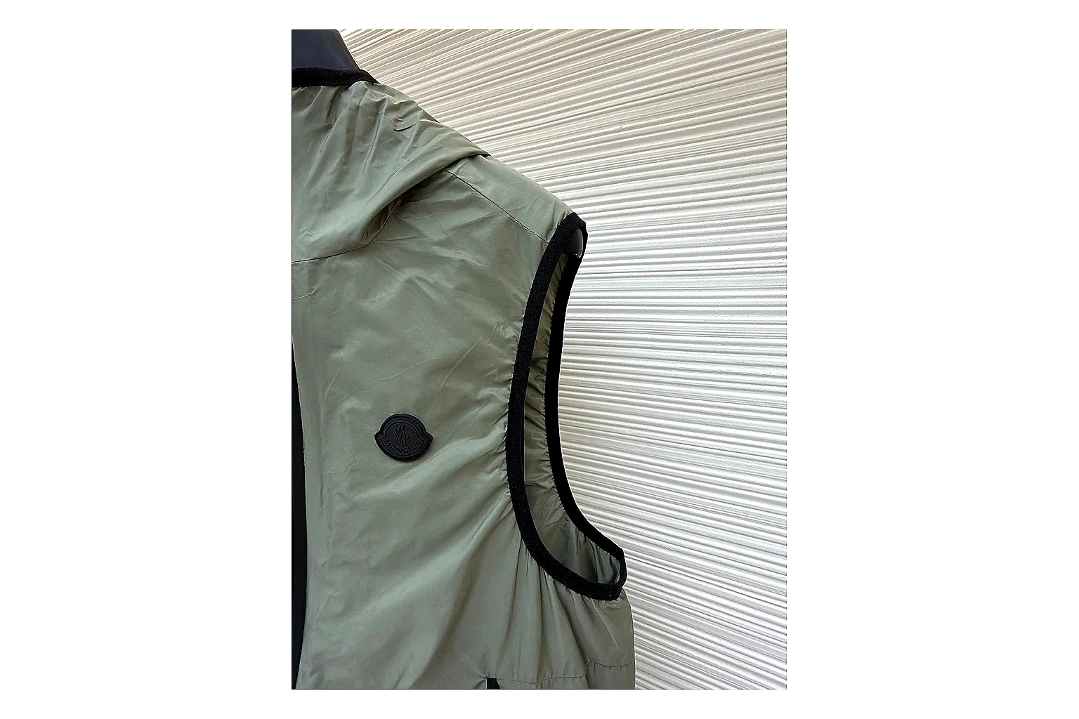 find list Moncler Reflective Hooded Vest Olive Black Vest product image thumbnail 6