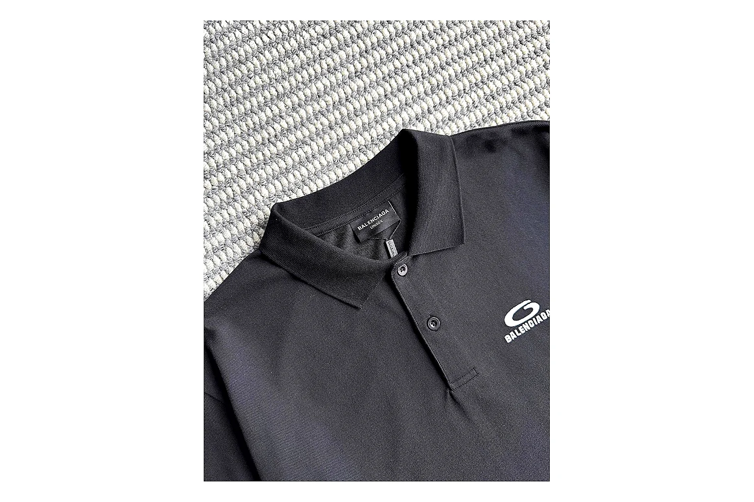 find list Balenciaga Oval Logo Polo Black White Polo Shirt product image thumbnail 4