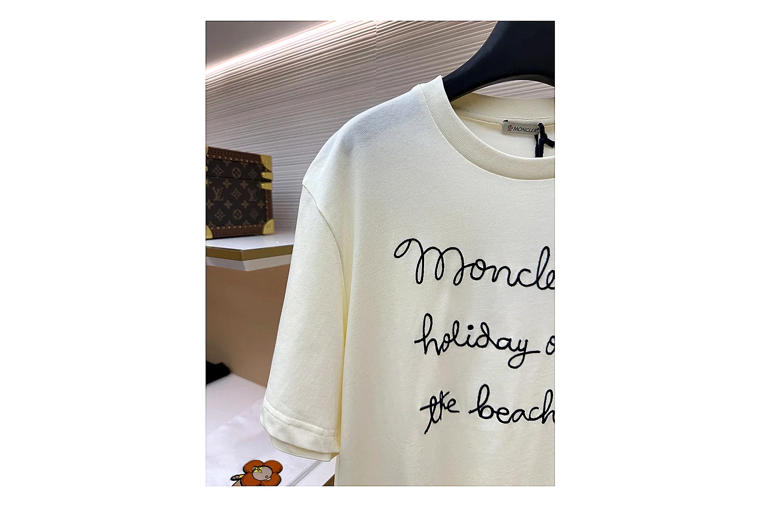 scout dashboard Moncler Script Logo Tee Cream Black T-shirt product image thumbnail 4