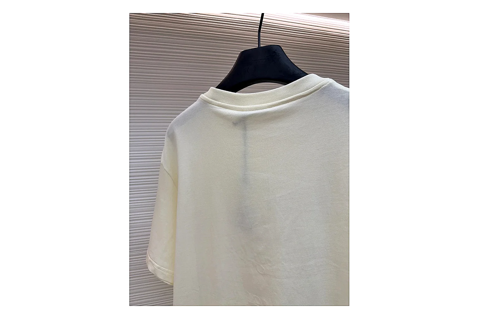 scout dashboard Moncler Script Logo Tee Cream Black T-shirt product image thumbnail 5
