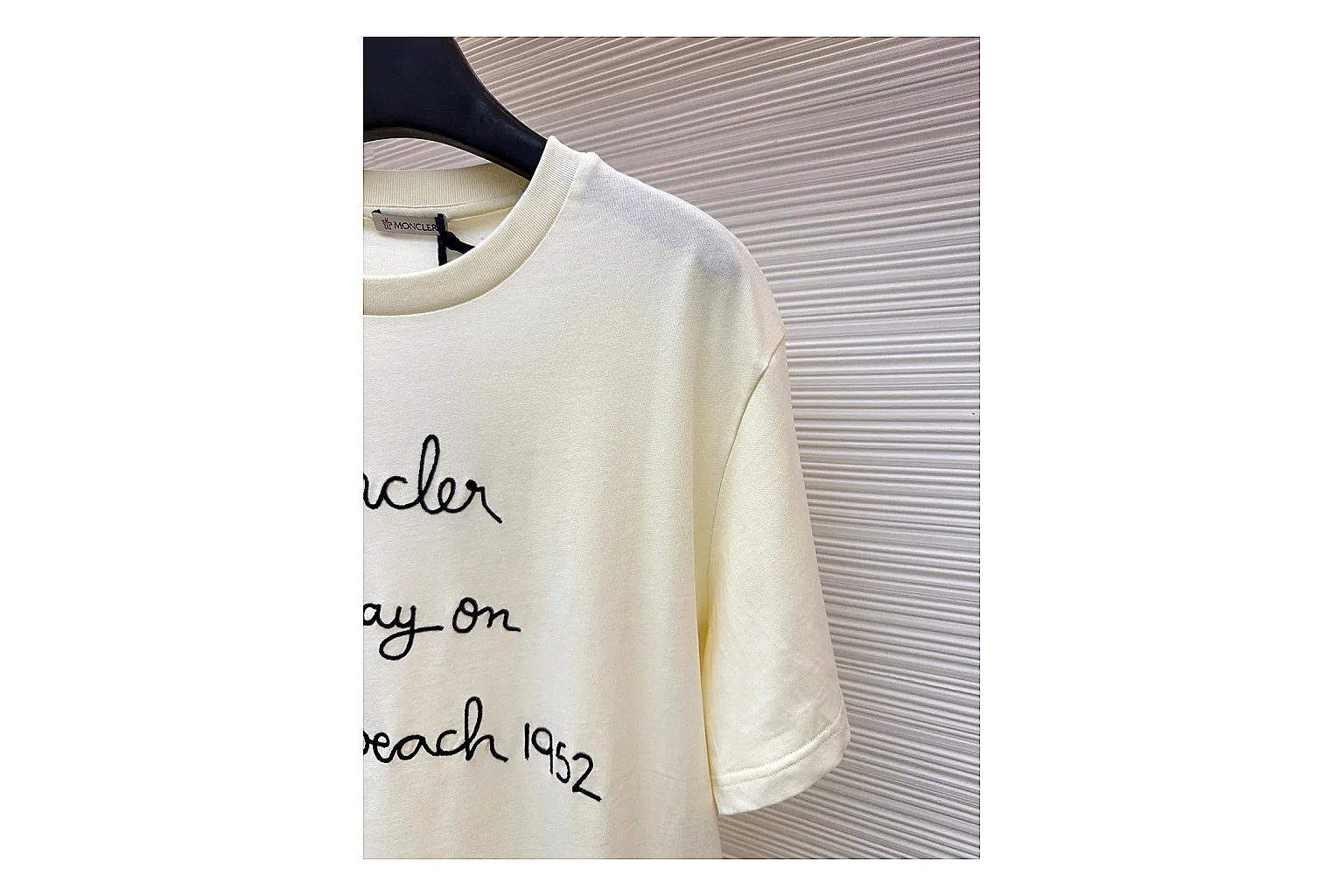scout dashboard Moncler Script Logo Tee Cream Black T-shirt product image thumbnail 6