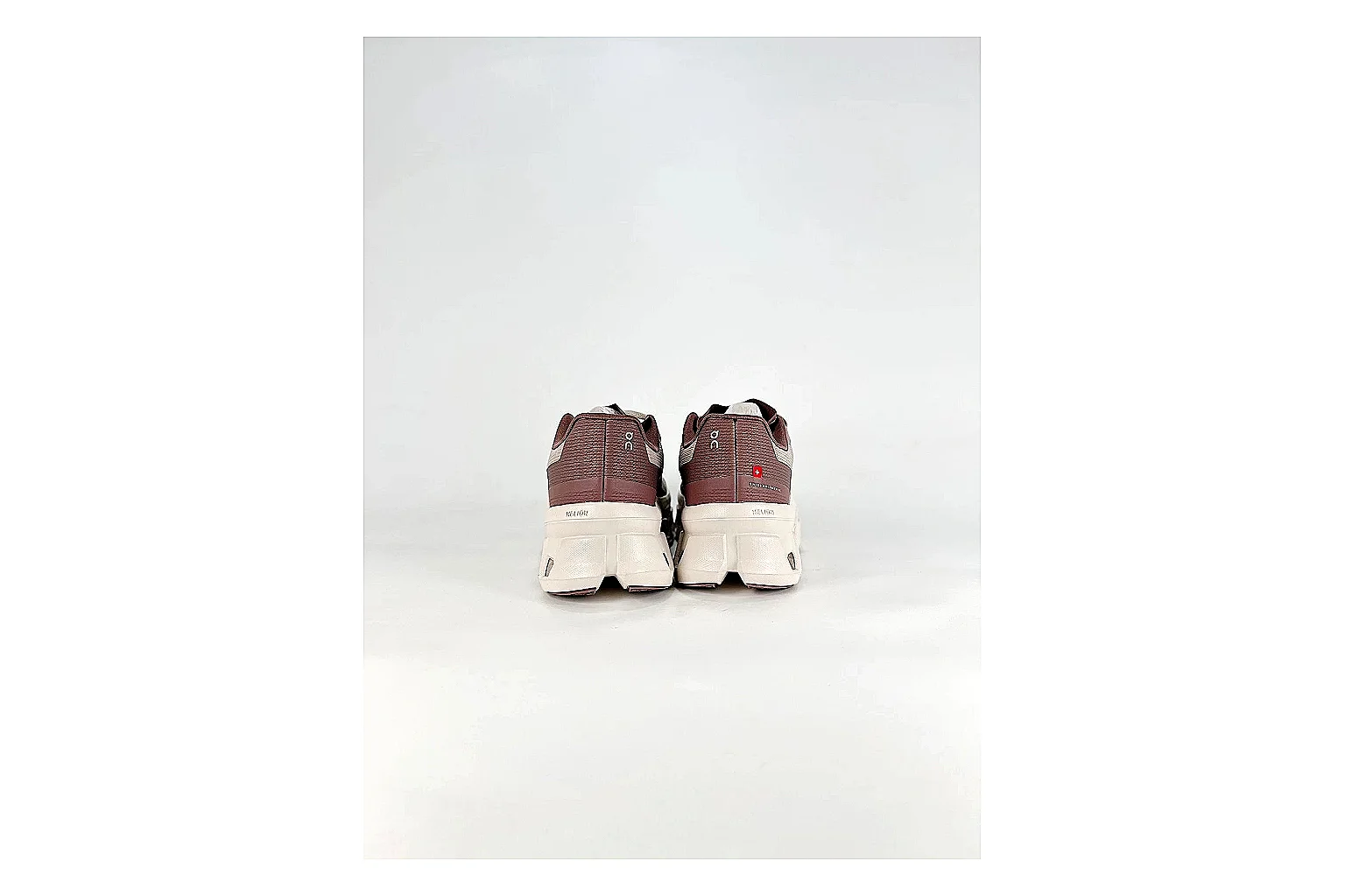 Other Casual Low-Top Sneaker Image 5153 thumbnail 4