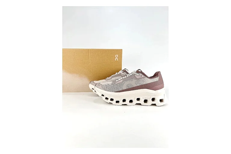 Other Casual Low-Top Sneaker Image 5153
