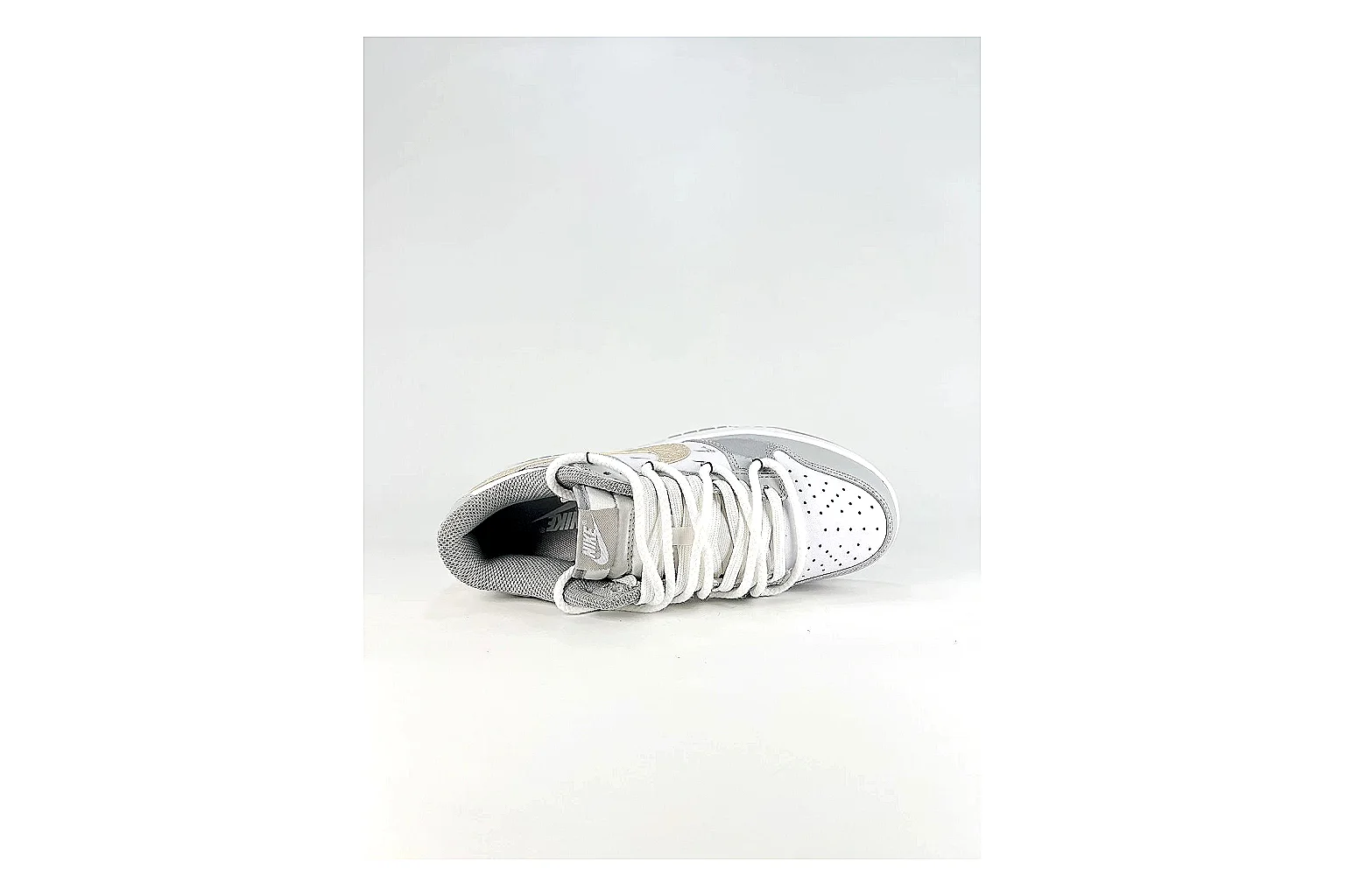 Nike Silver Runner Silver Gold Product Image thumbnail 6