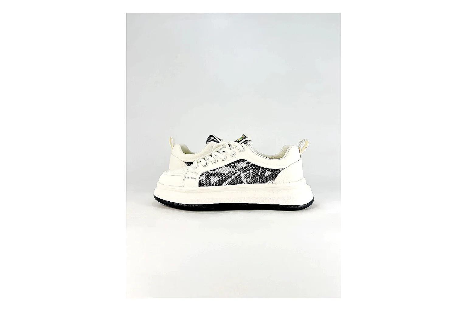 Other Low Runner White Black Product Image thumbnail 2