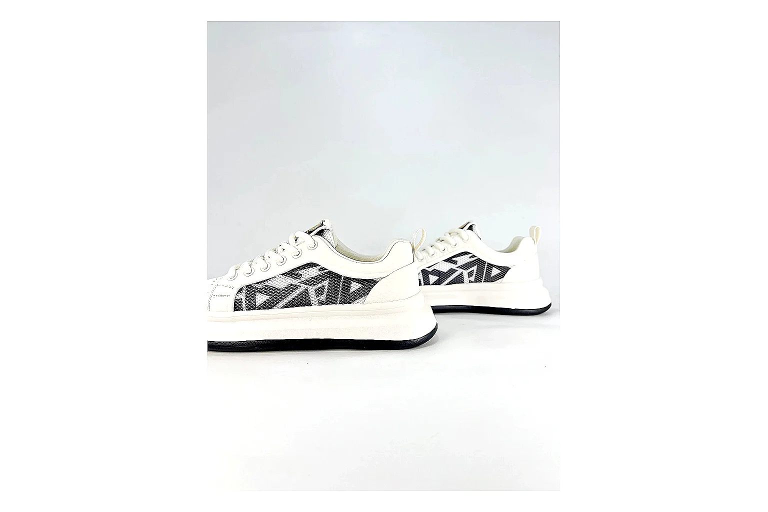 Other Low Runner White Black Product Image thumbnail 4