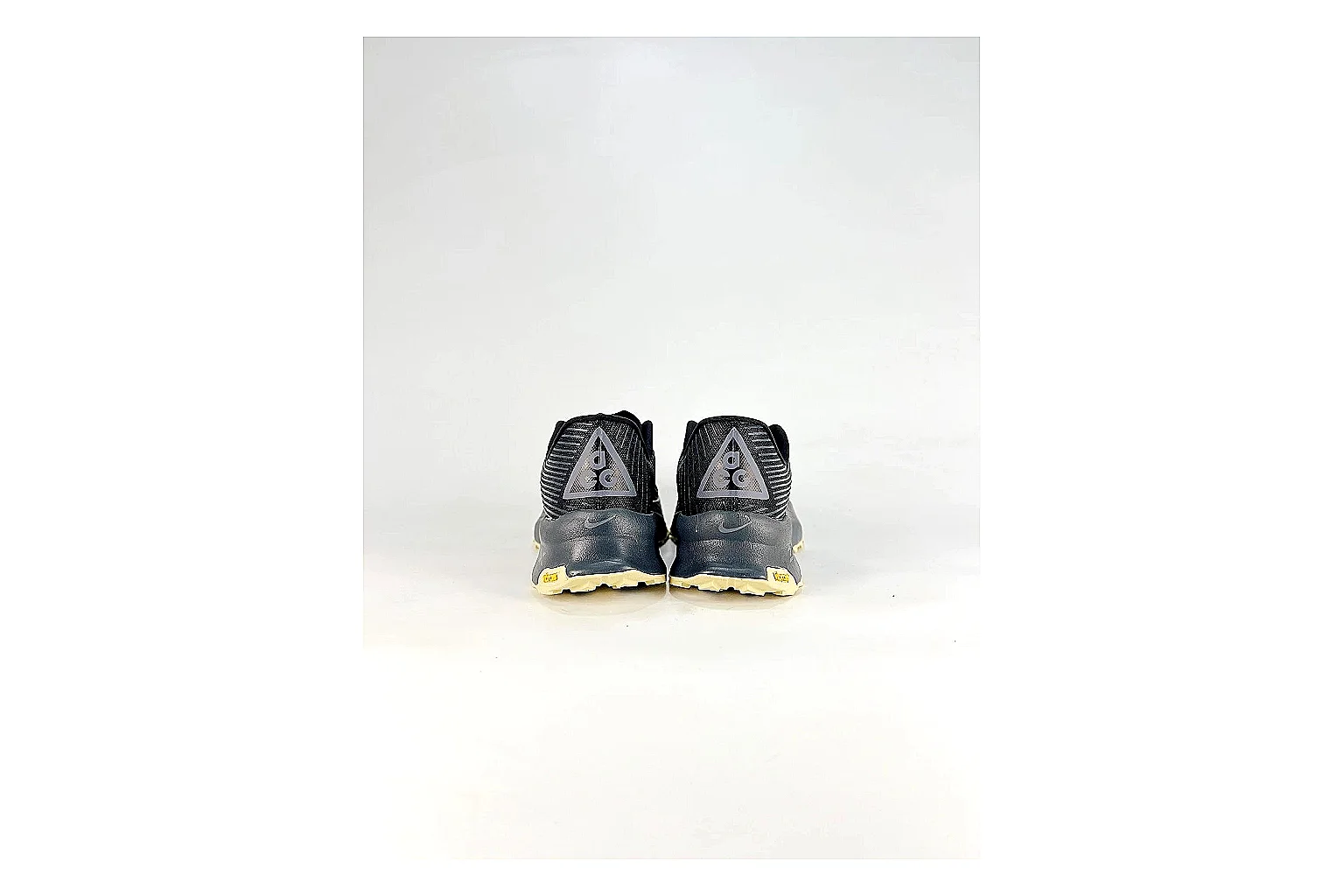 find list Nike ACG Ultra Black Gum Sneakers product image thumbnail 4
