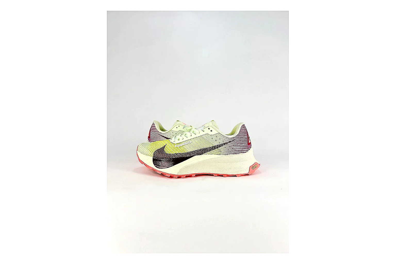find list Nike ACG Ultra Lime Pink Sneakers product image