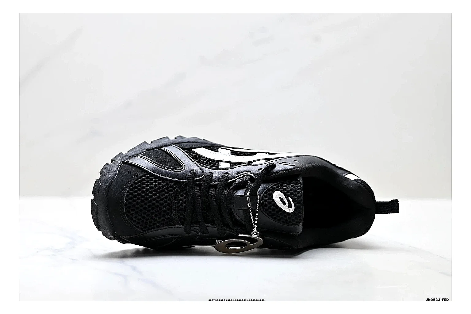 find list Onitsuka Tiger Gel-Tru Black White Sneakers product image thumbnail 3