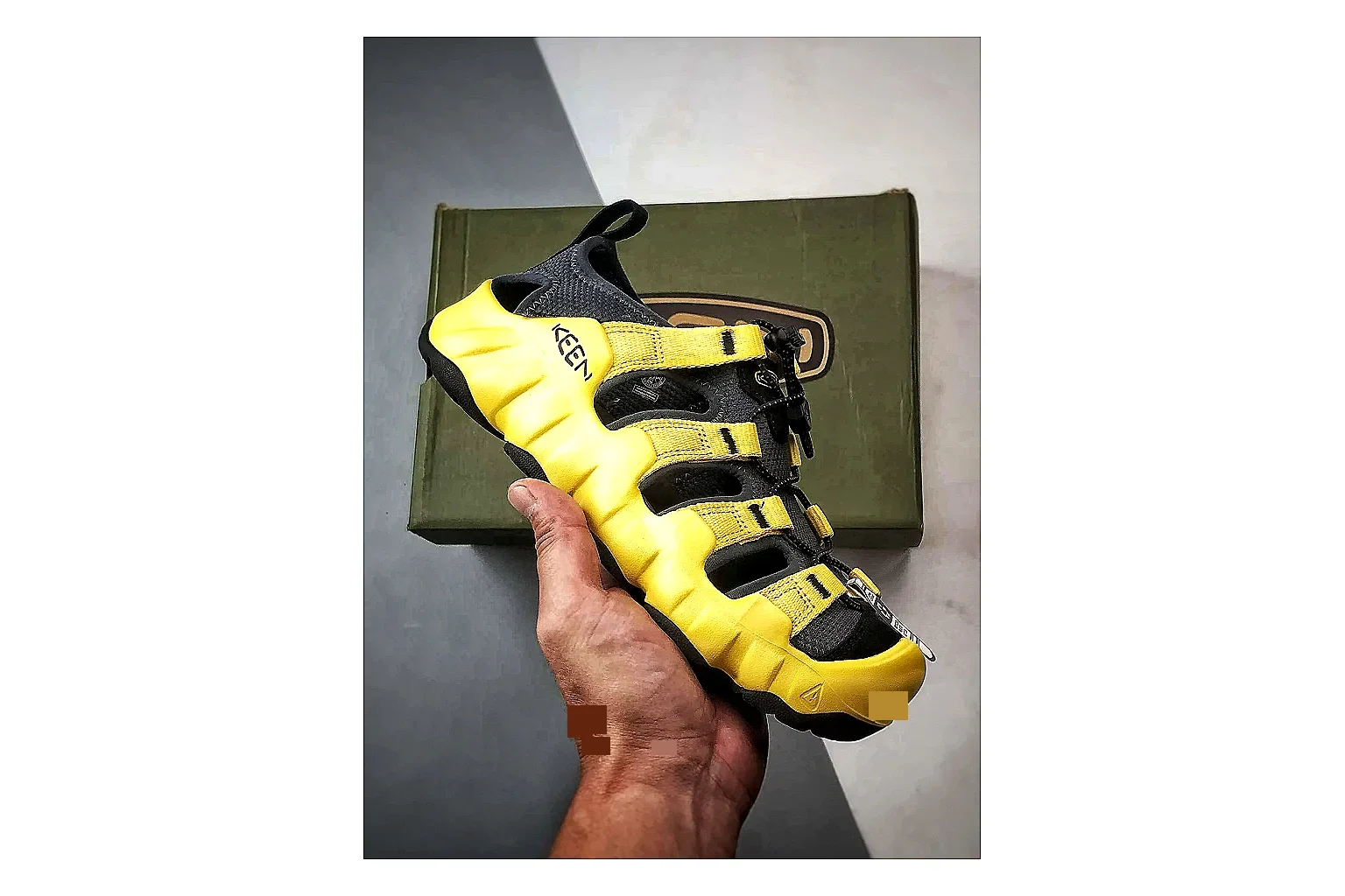 KEEN Jasper Sandal Yellow Black Product Image
