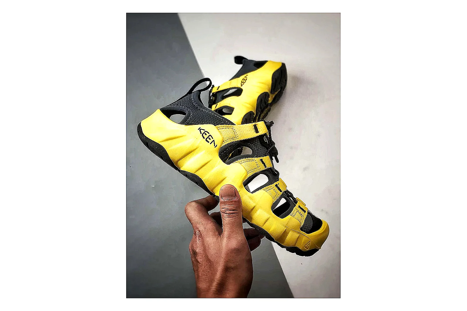 KEEN Jasper Sandal Yellow Black Product Image thumbnail 5