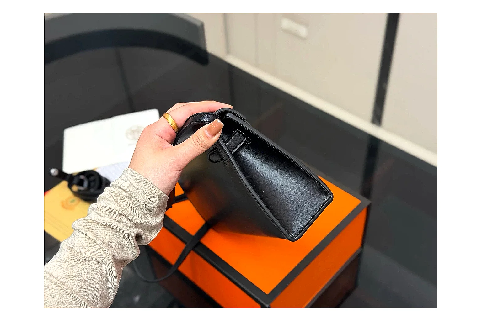 Louis Vuitton Wallet On Chain Black Product Image thumbnail 4
