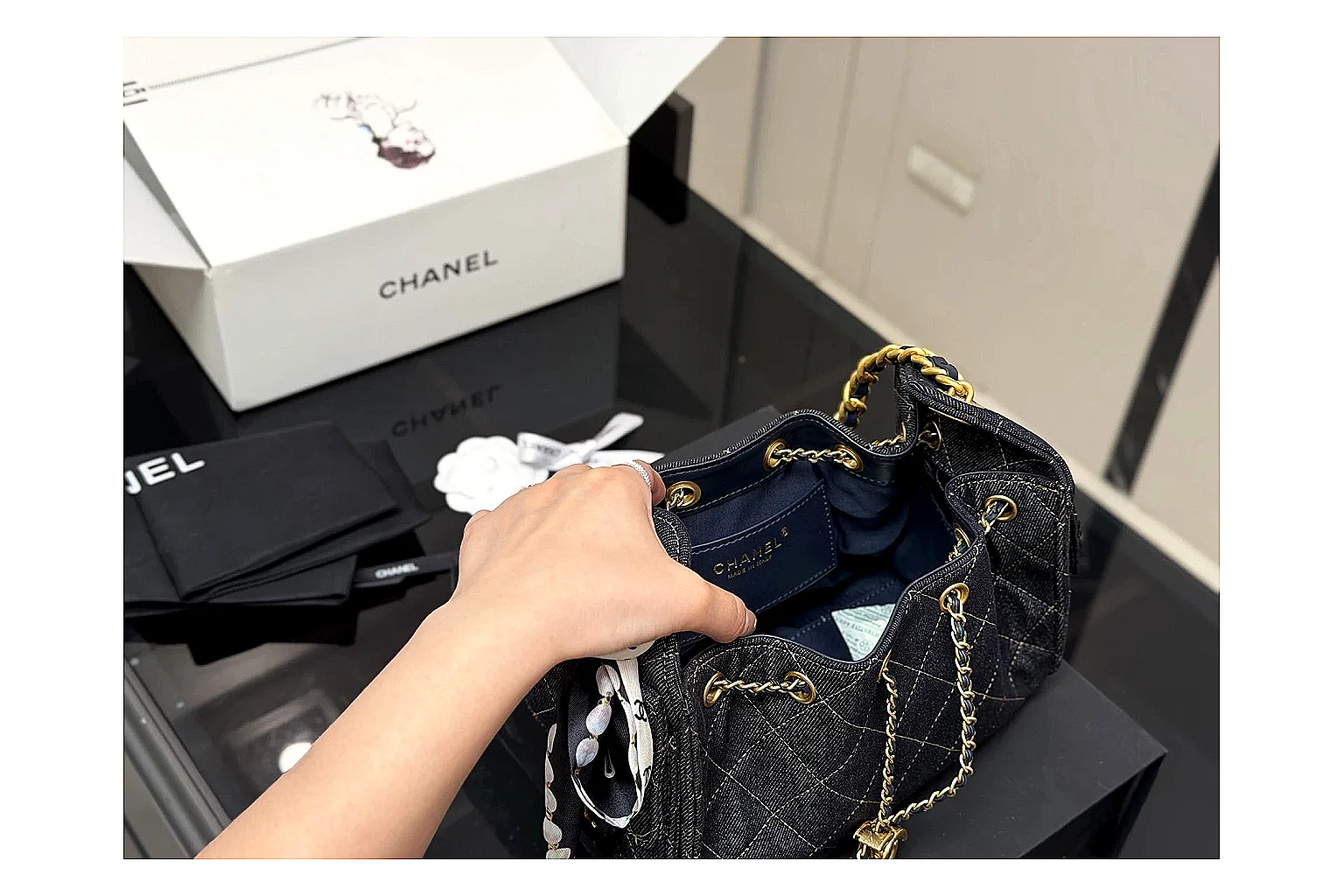 Chanel Quilted Chain Bag Black Blue Product Image thumbnail 5
