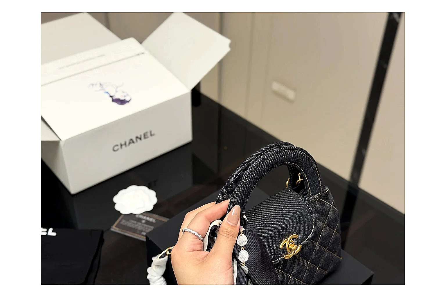 Chanel Quilted Chain Bag Black Product Image thumbnail 3