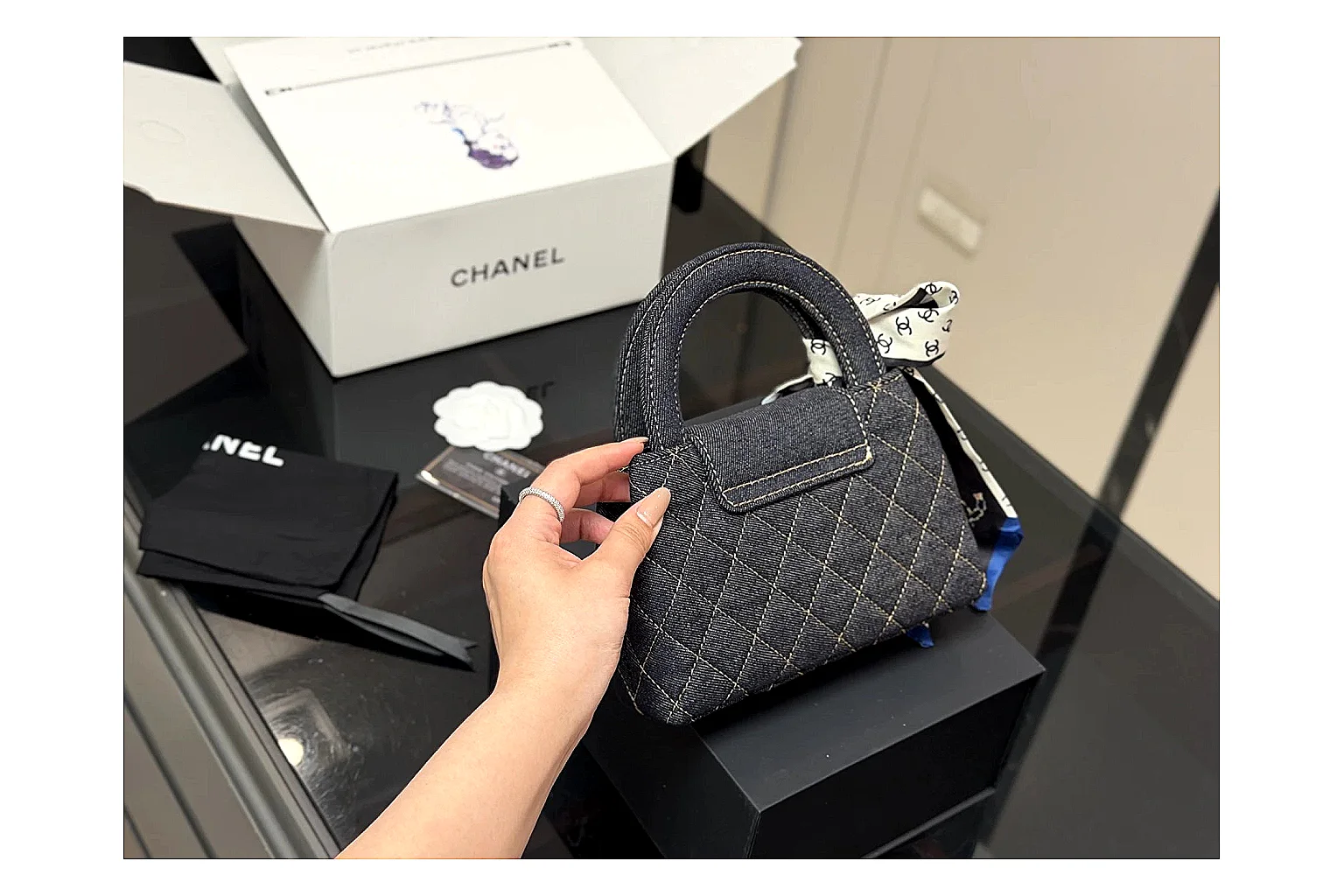 Chanel Quilted Chain Bag Black Product Image thumbnail 6