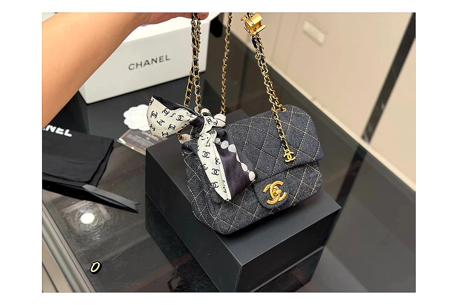 Chanel Quilted Chain Bag Black Product Image thumbnail 2
