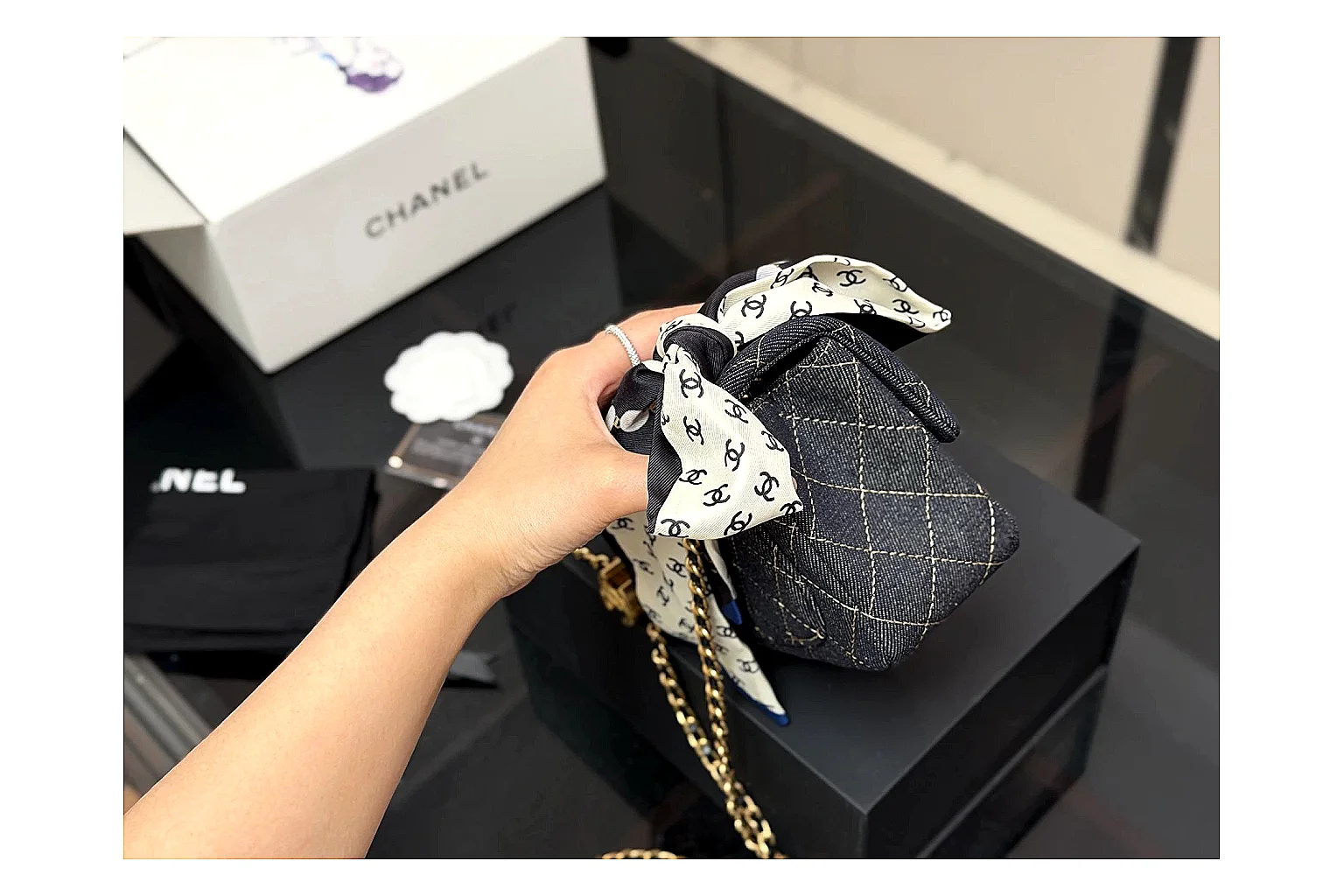 Chanel Quilted Chain Bag Black Product Image thumbnail 4