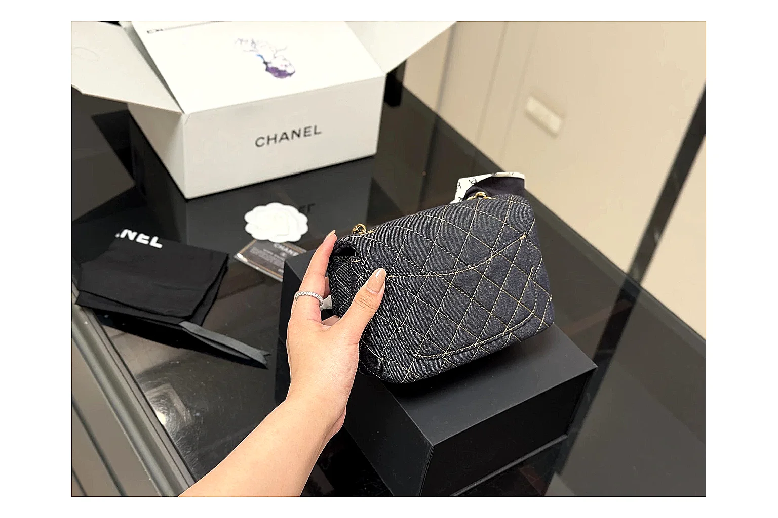 Chanel Quilted Chain Bag Black Product Image thumbnail 6
